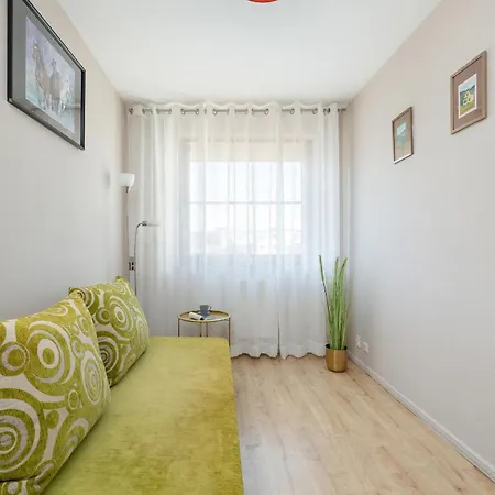 Z 2 Sypialniami W Kolobrzegu 12 Minut Spaceru Od Plazy By Renters *